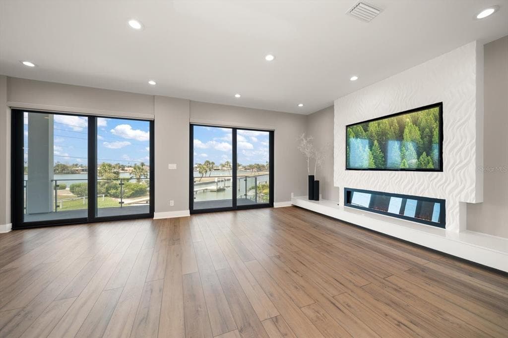 16047 REDINGTON DRIVE photo 9