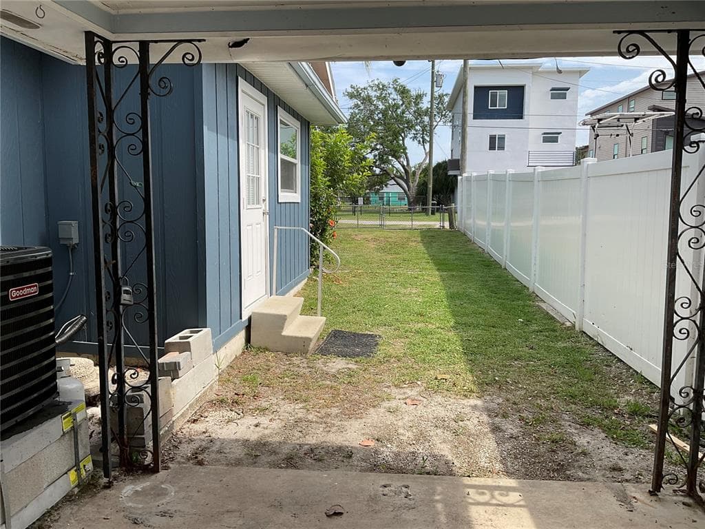 7104 FAIR LANE photo 12