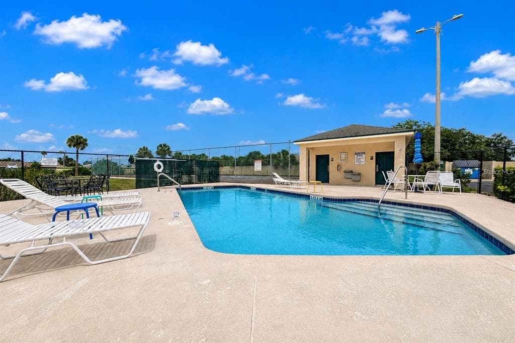 644 YARDARM DRIVE #22 4