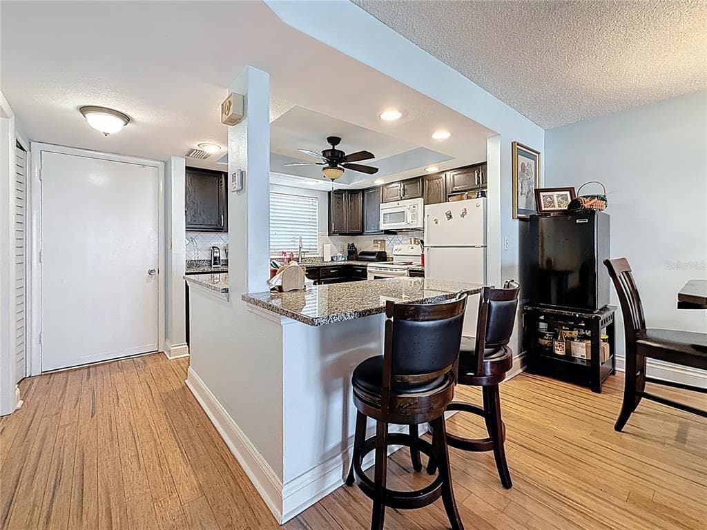 4725 COVE CIRCLE 908 photo 18