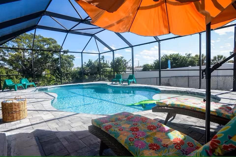 831 PALMETTO DRIVE NE 2