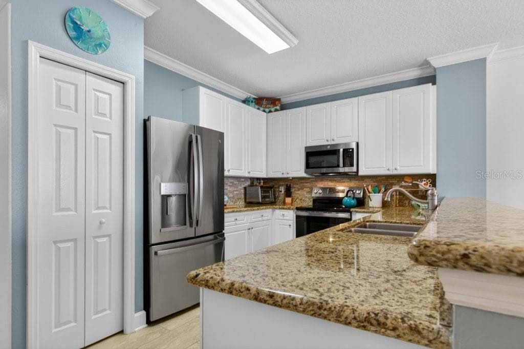 80 SURFVIEW DRIVE 707 photo 11