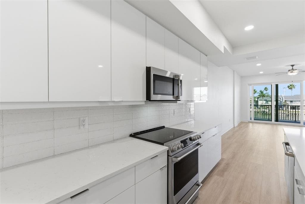 400 150TH AVENUE 205 photo 13
