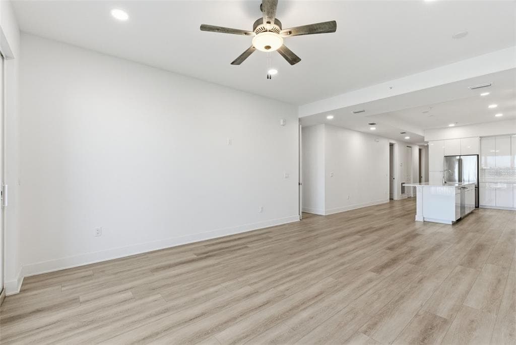 400 150TH AVENUE 205 photo 16
