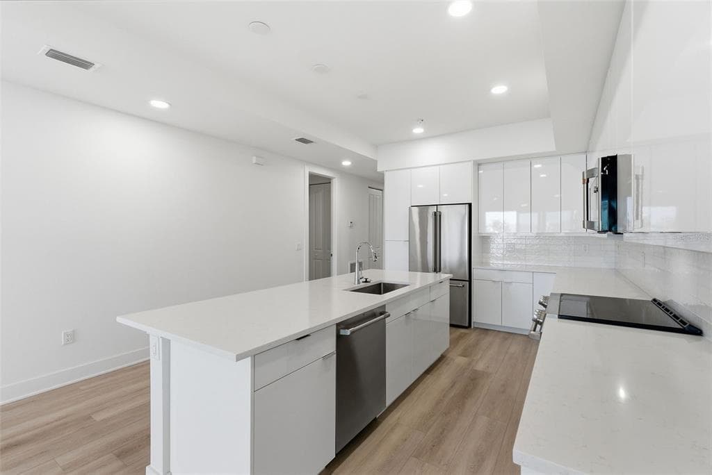 400 150TH AVENUE 205 photo 12