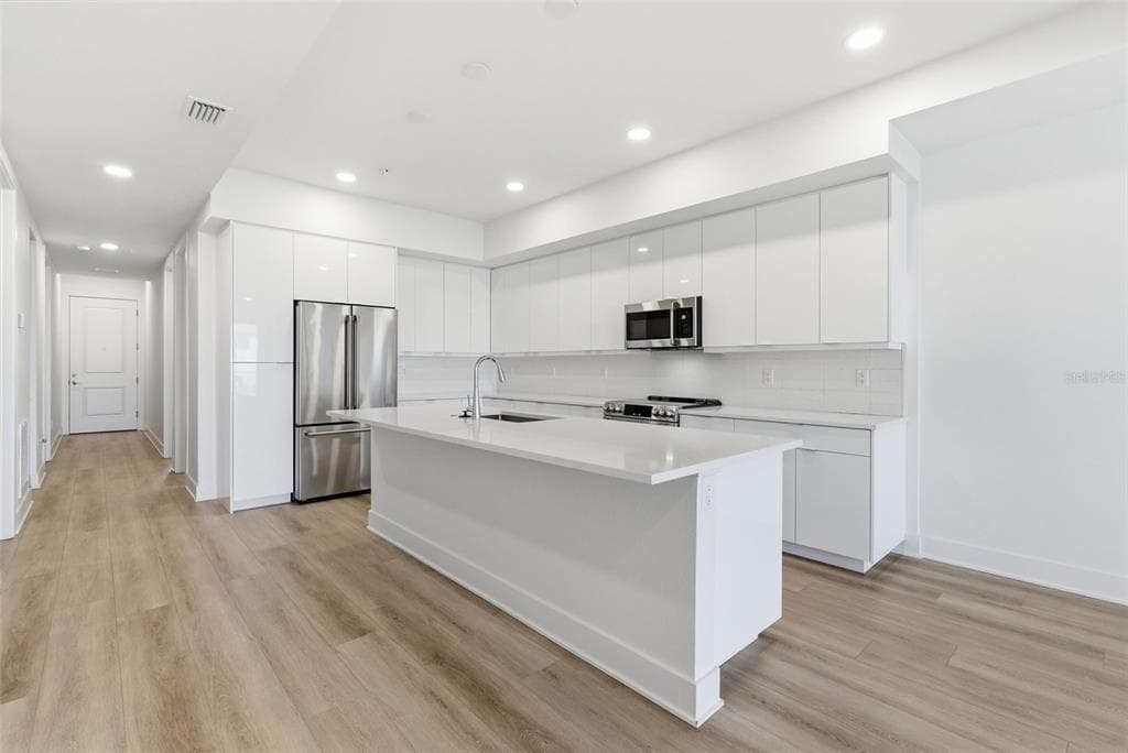 400 150TH AVENUE 205 photo 10