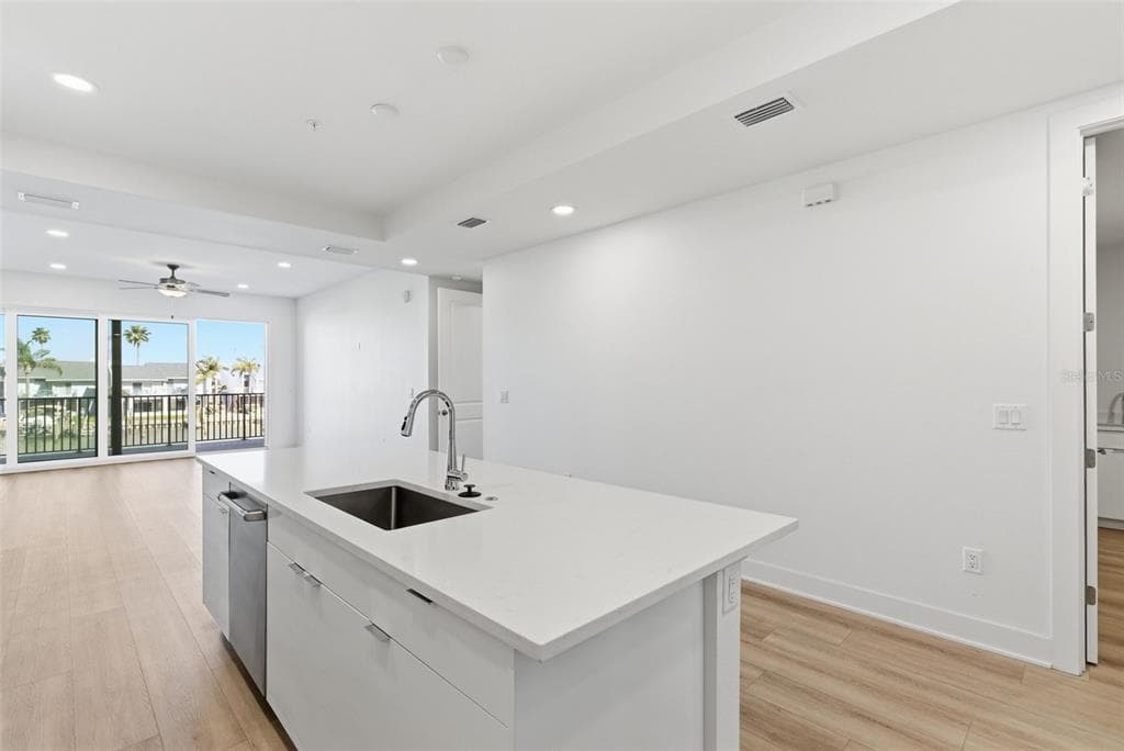 400 150TH AVENUE 205 photo 15