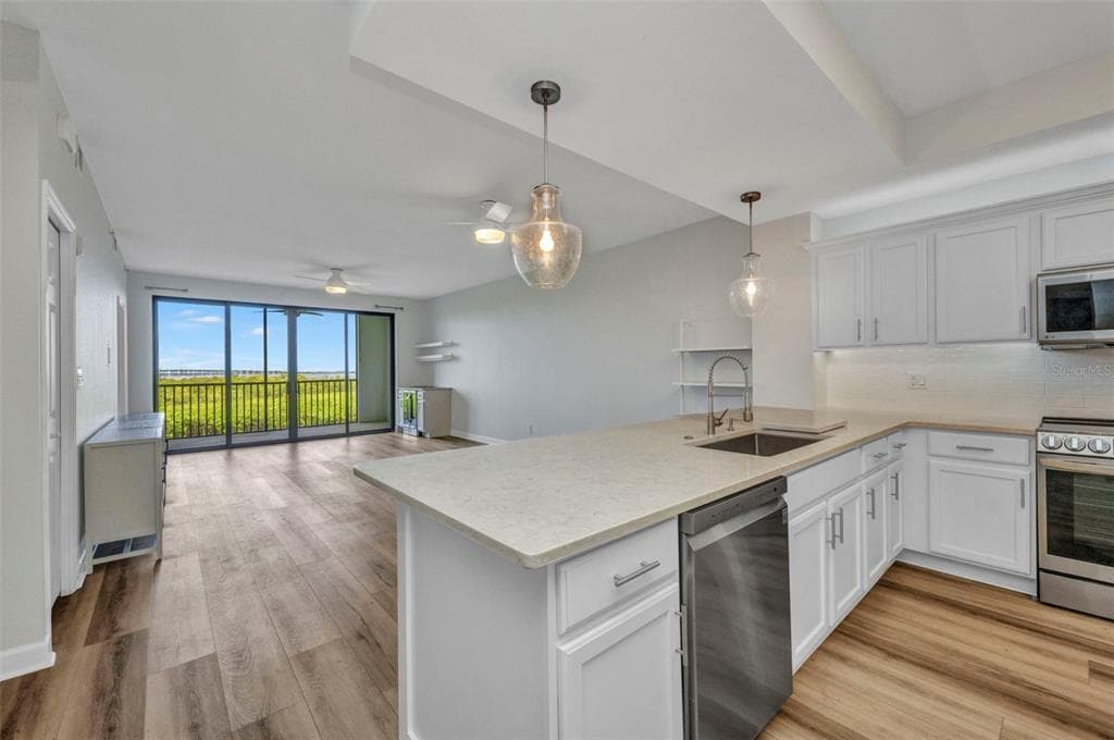900 E MARION AVENUE 1203 photo 6