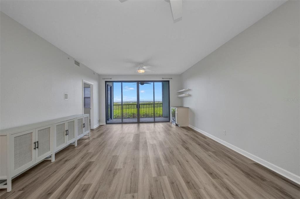 900 E MARION AVENUE 1203 photo 13