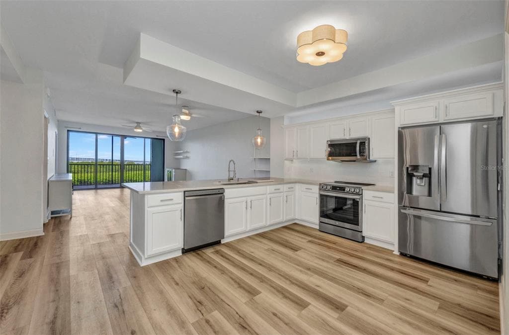 900 E MARION AVENUE 1203 photo 9