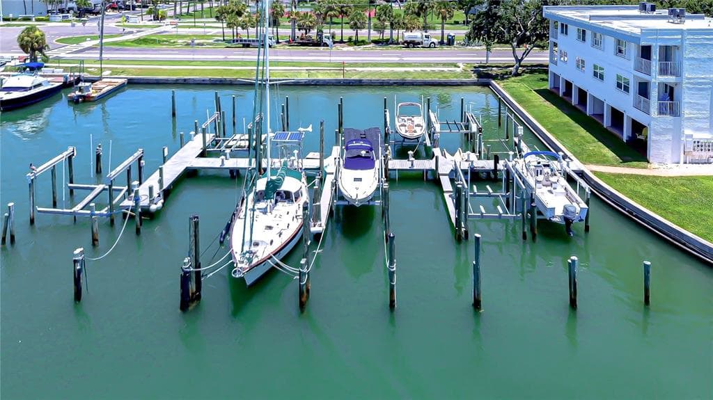340 PINELLAS BAYWAY S #304 4