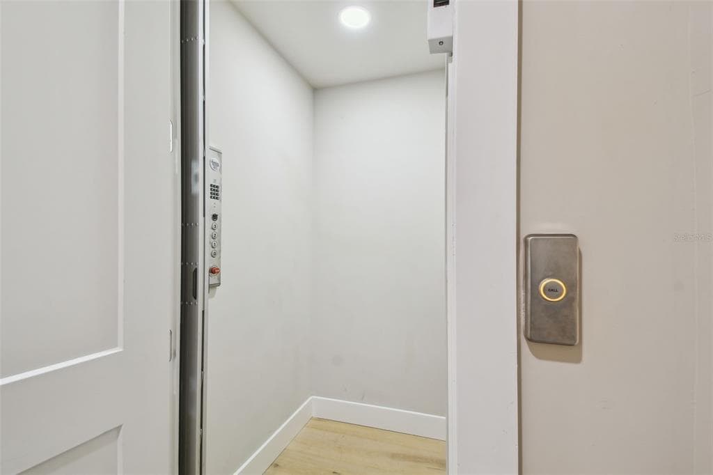 105 9TH STREET E photo 11