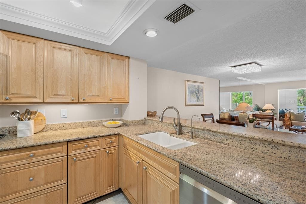 1269 DOCKSIDE PLACE #115 4