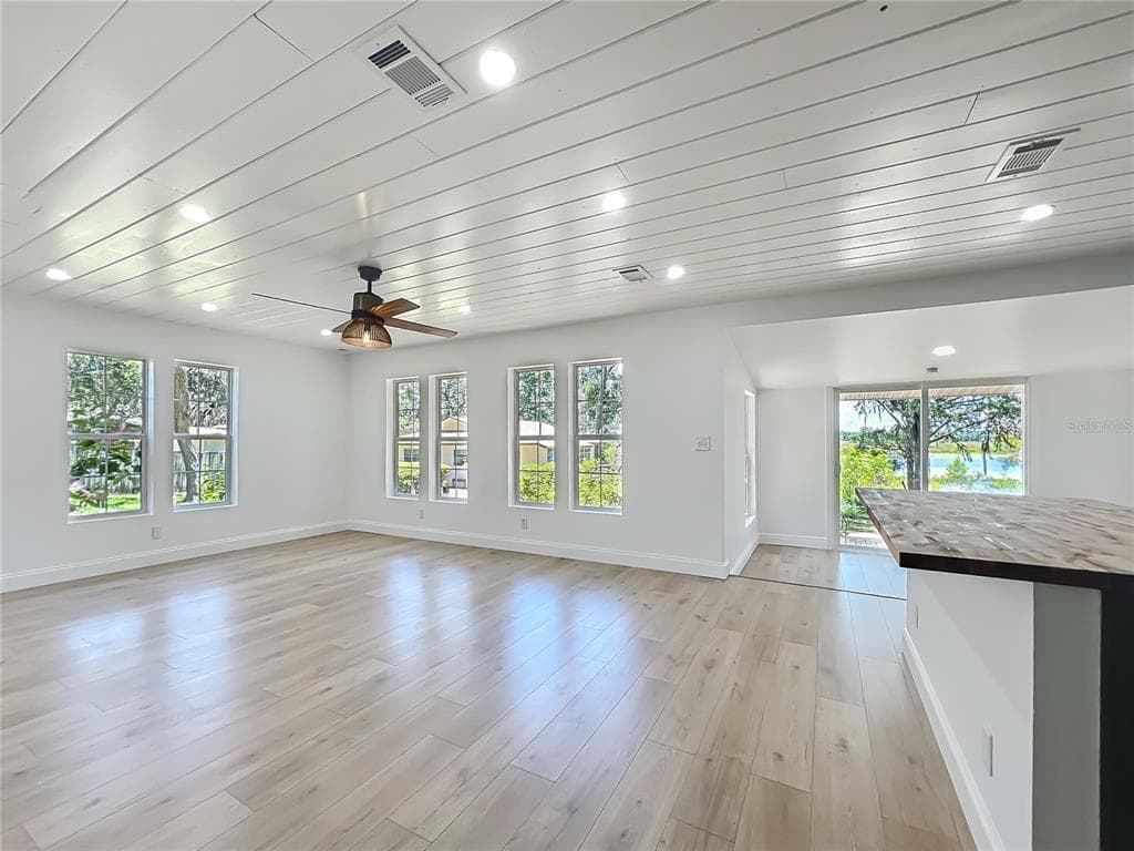 8781 S LAKESHORE DRIVE photo 13