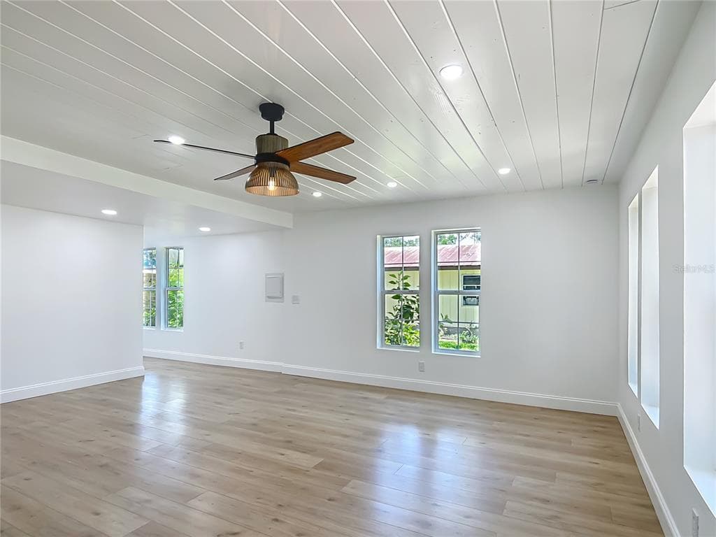 8781 S LAKESHORE DRIVE photo 17