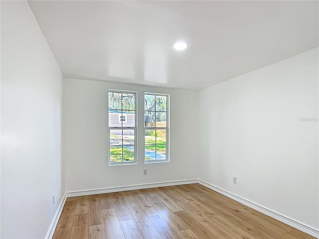 8781 S LAKESHORE DRIVE photo 24