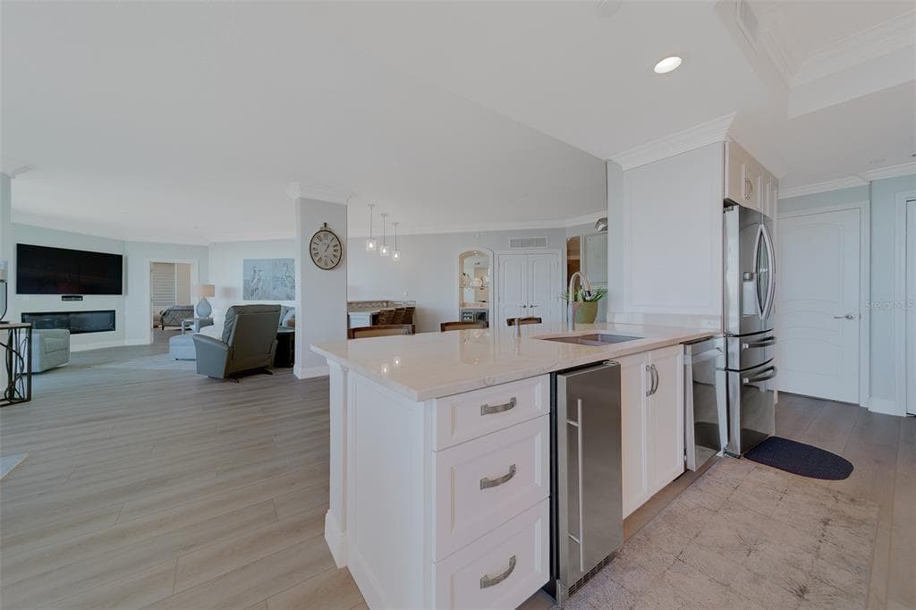 2 SEASIDE LANE #801 5