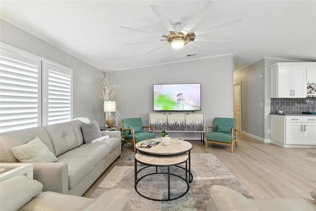 38 PLUMOSA DRIVE photo 11