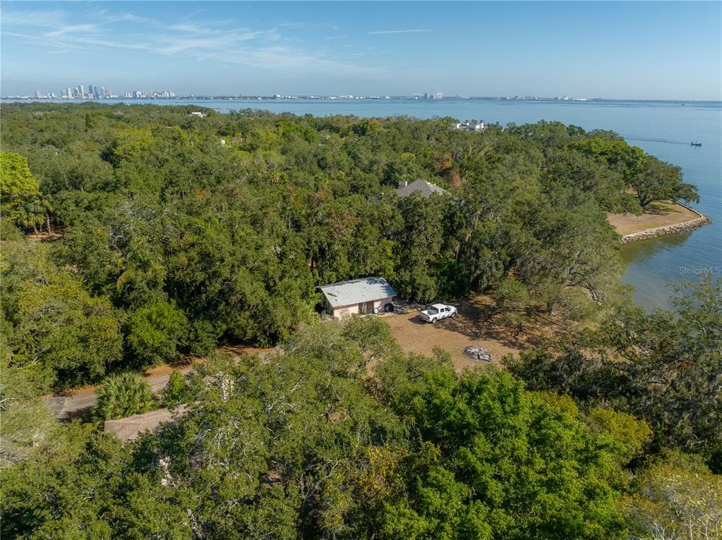 6210 BAYSHORE BOULEVARD photo 3