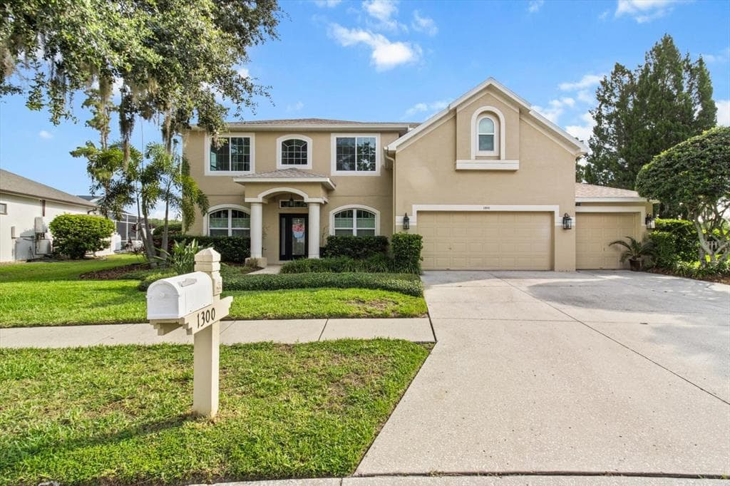1300 WYNDHAM LAKES DRIVE 3