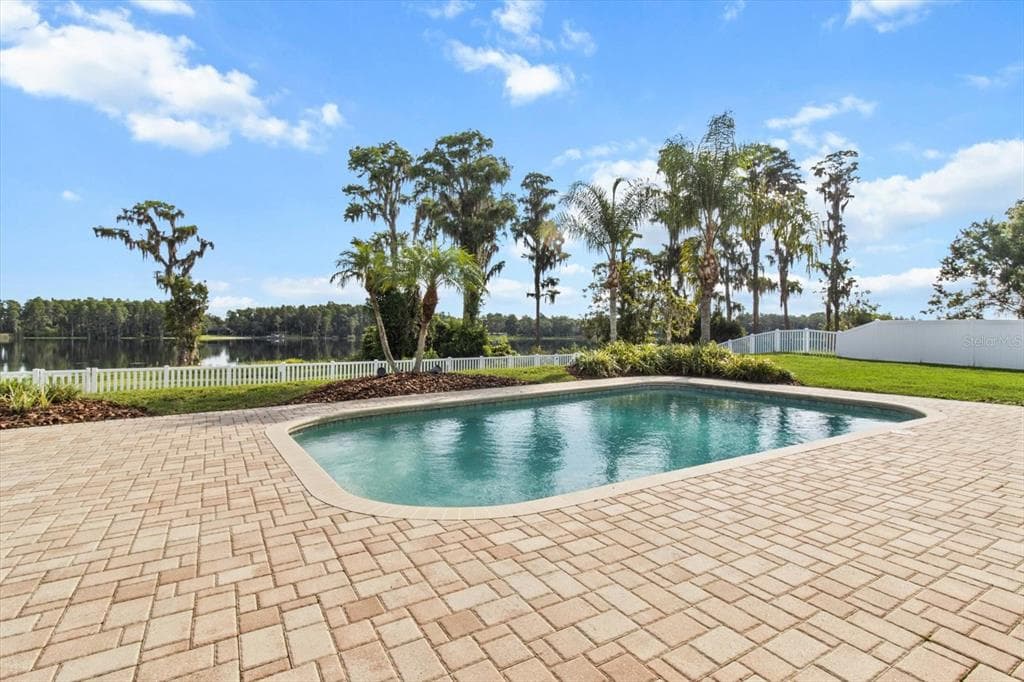 1300 WYNDHAM LAKES DRIVE photo 8
