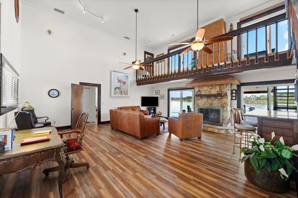 2306 JOHN ANDERSON DRIVE 5