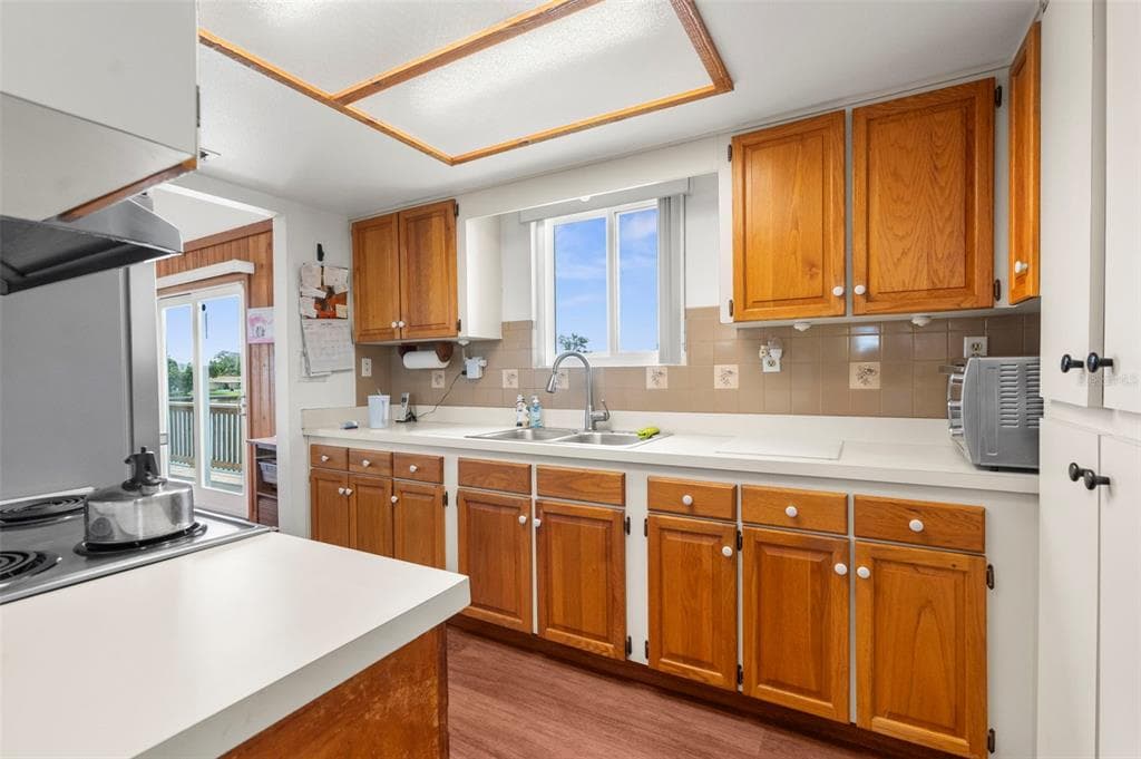 13825 SAN JUAN AVENUE photo 4