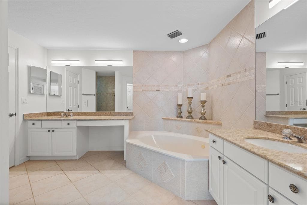 1240 DOLPHIN BAY WAY 401 photo 18