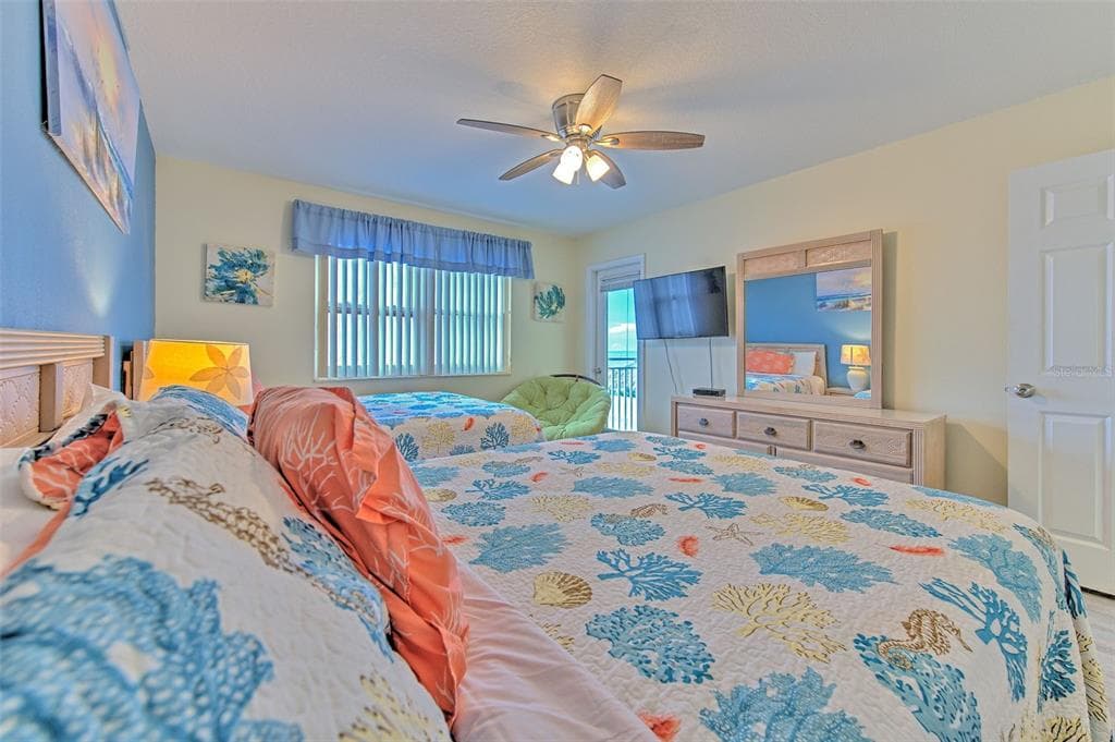 17450 GULF BOULEVARD 103 photo 23
