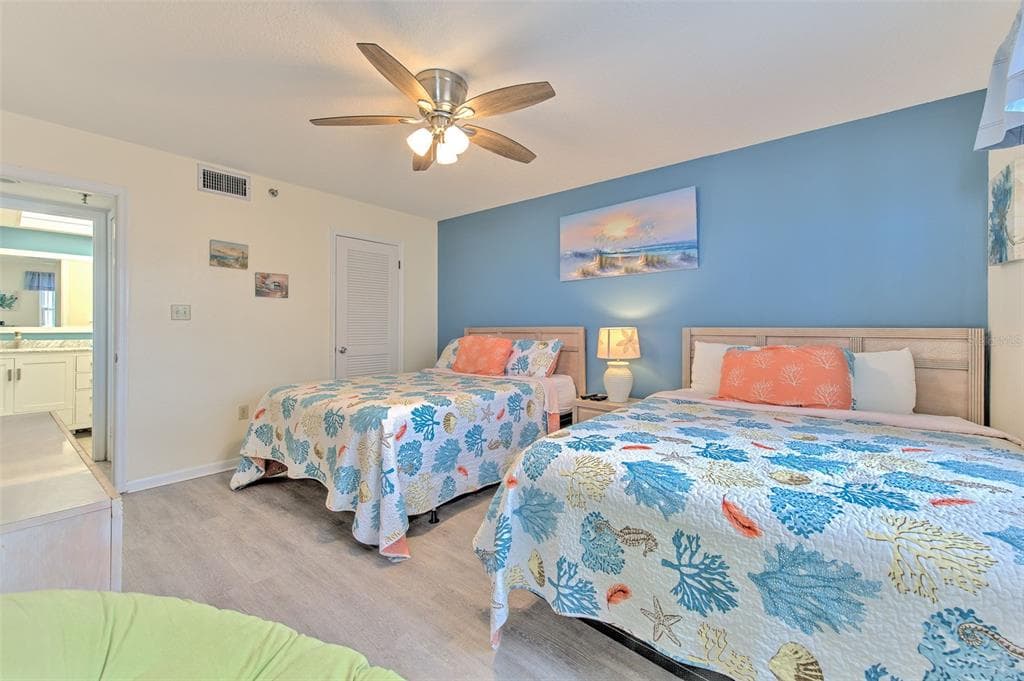 17450 GULF BOULEVARD 103 photo 22