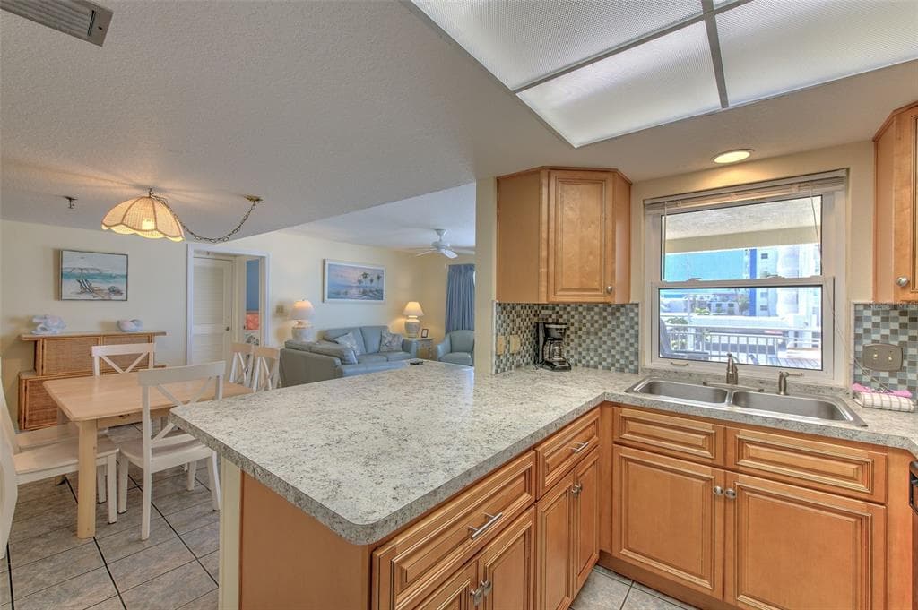 17450 GULF BOULEVARD 103 photo 20