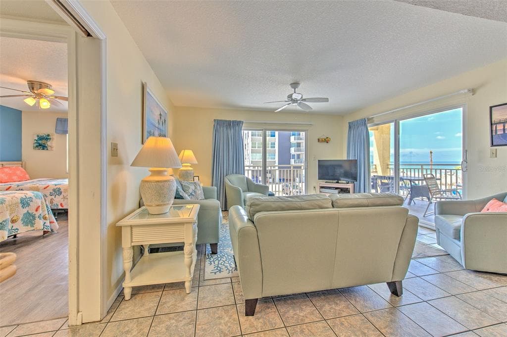 17450 GULF BOULEVARD 103 photo 11