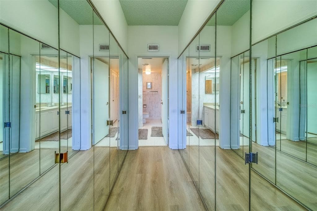 400 ISLAND WAY 104 photo 18