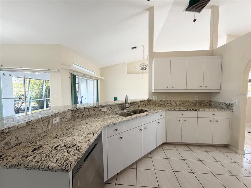 15140 LYNEBURG AVENUE photo 21