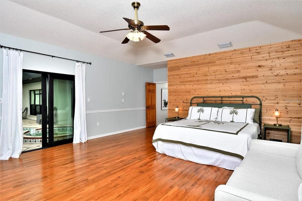 355 TRIESTE DRIVE photo 22