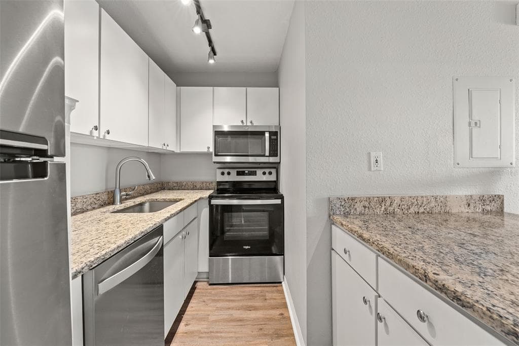 9042 LAKE CHASE ISLAND WAY photo 8