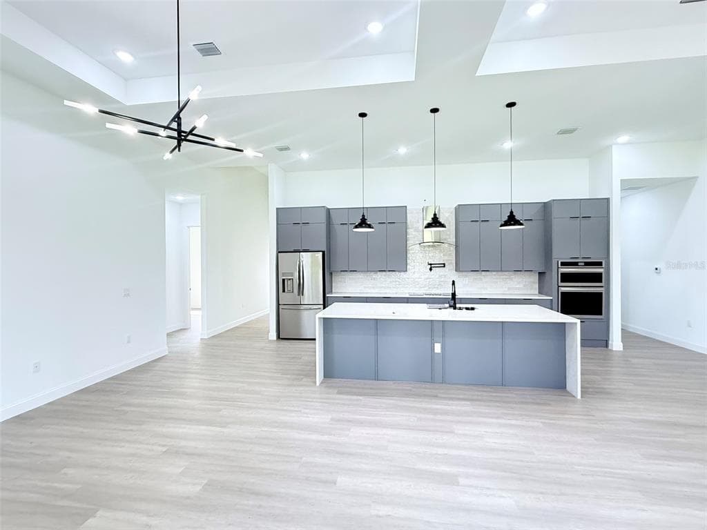 34 EVARO DRIVE photo 17