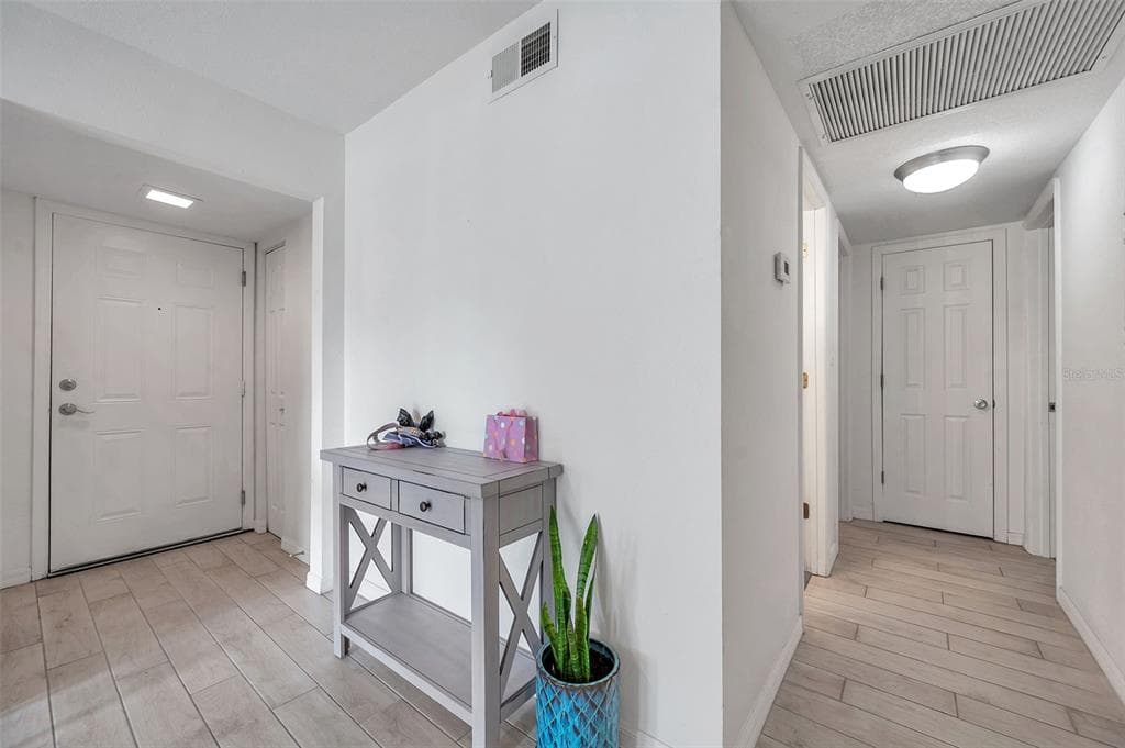 121 SEAHORSE DRIVE SE A photo 3