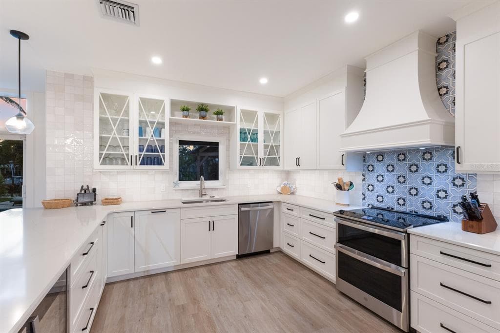 212 OAK AVENUE photo 11