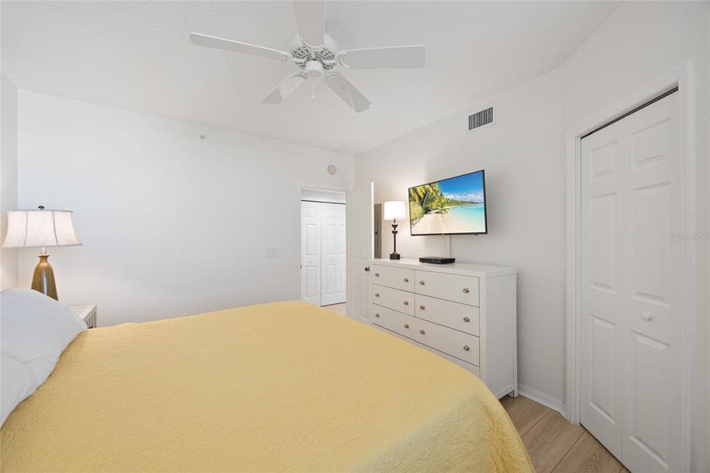 1200 COUNTRY CLUB DRIVE 5402 photo 22