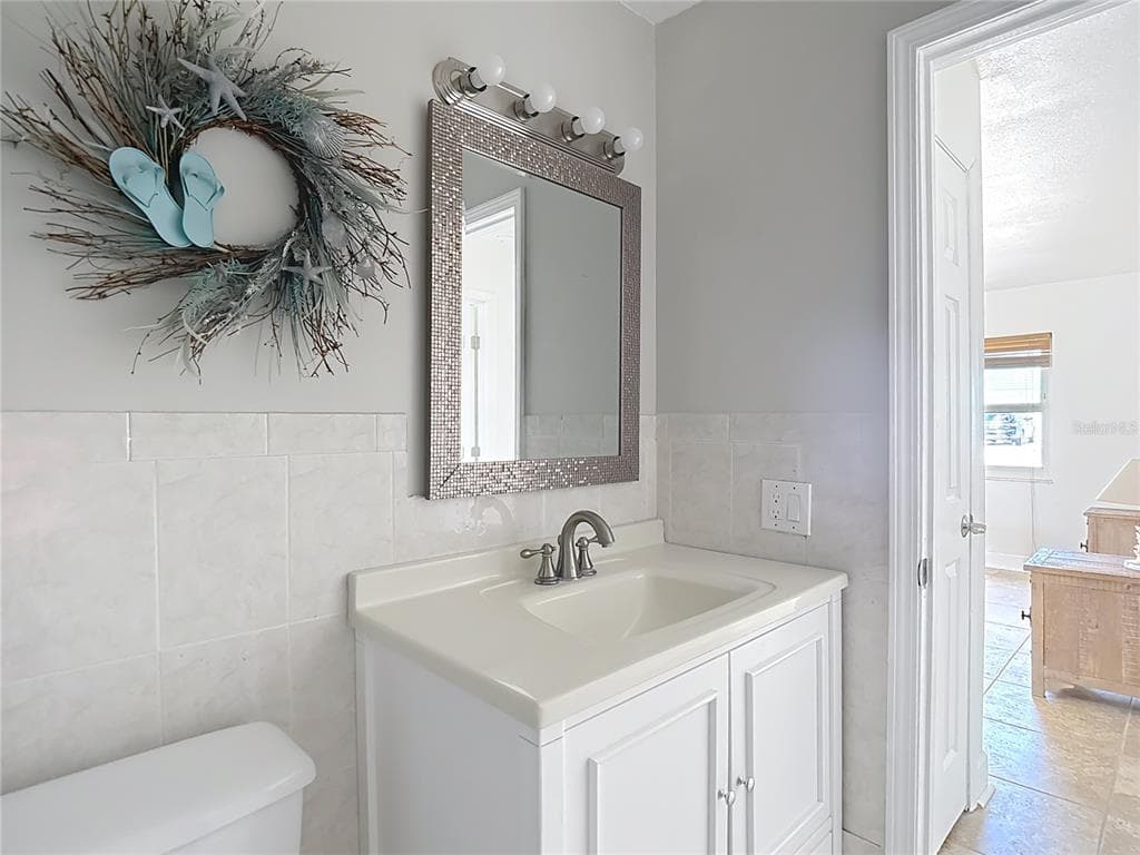 13816 VICTOR AVENUE photo 14