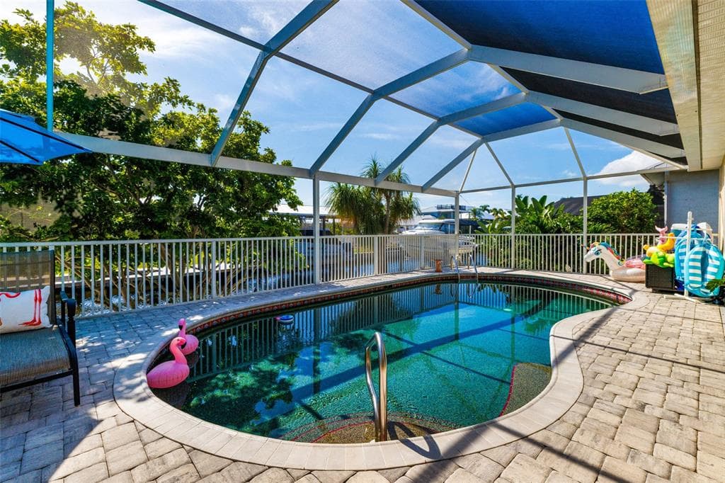 2372 CHERIMOYA LANE 4
