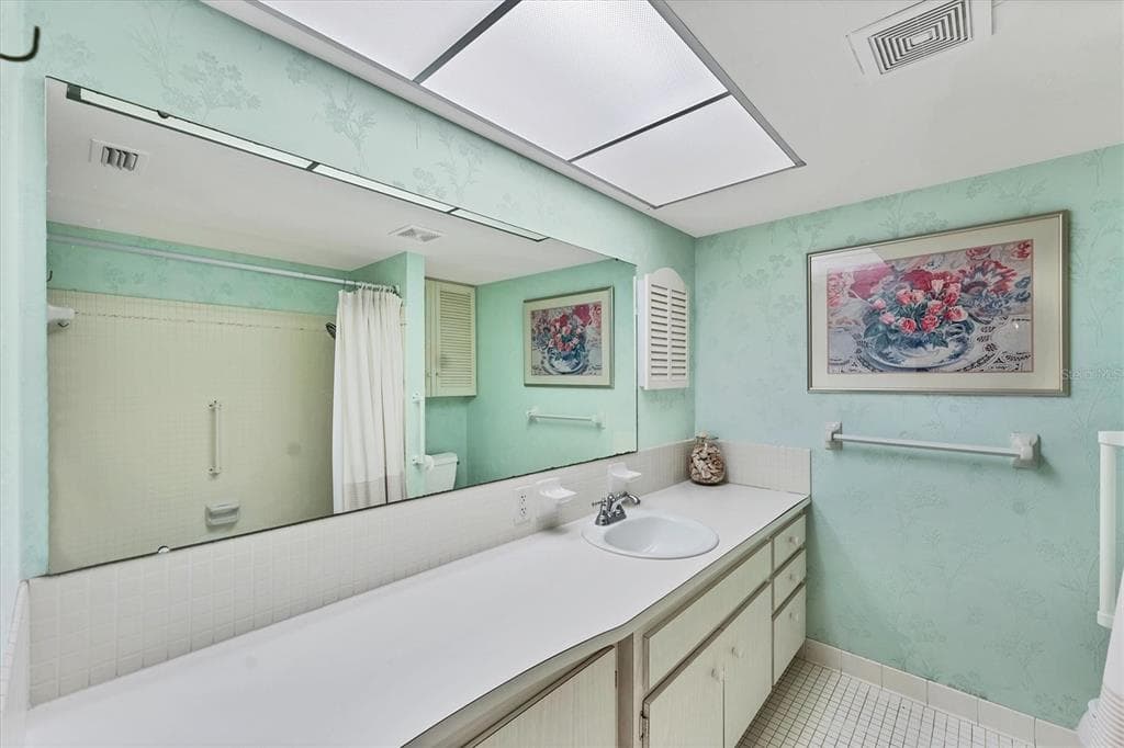 1200 TARPON CENTER DRIVE 306 photo 17