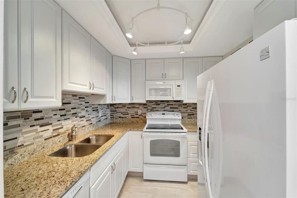 5855 MIDNIGHT PASS ROAD 314 photo 20