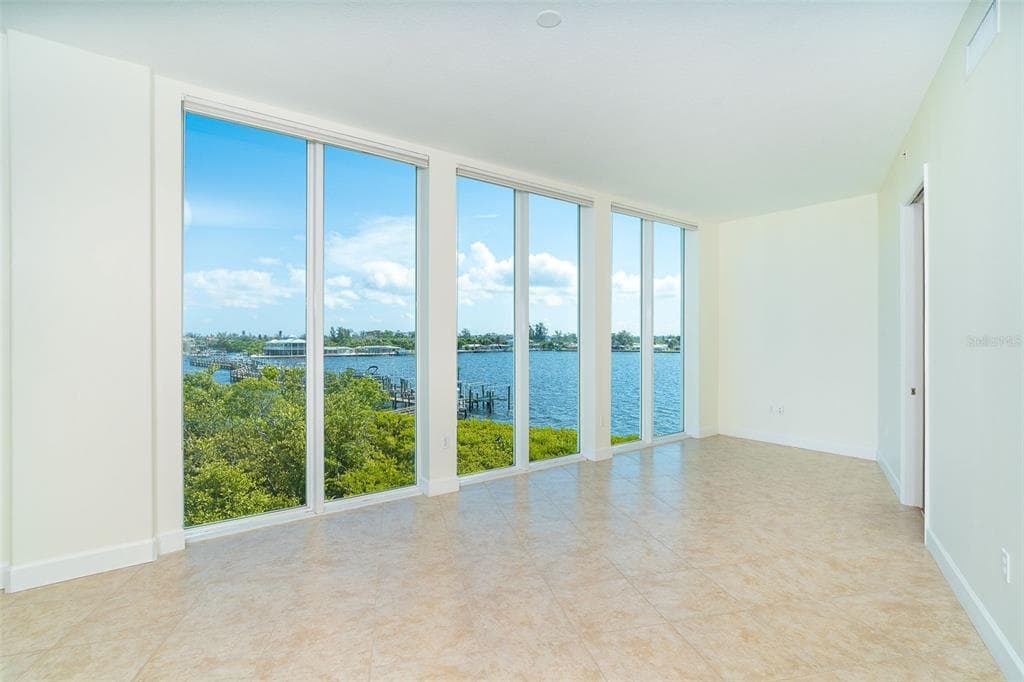 1375 BEACH ROAD #210 4