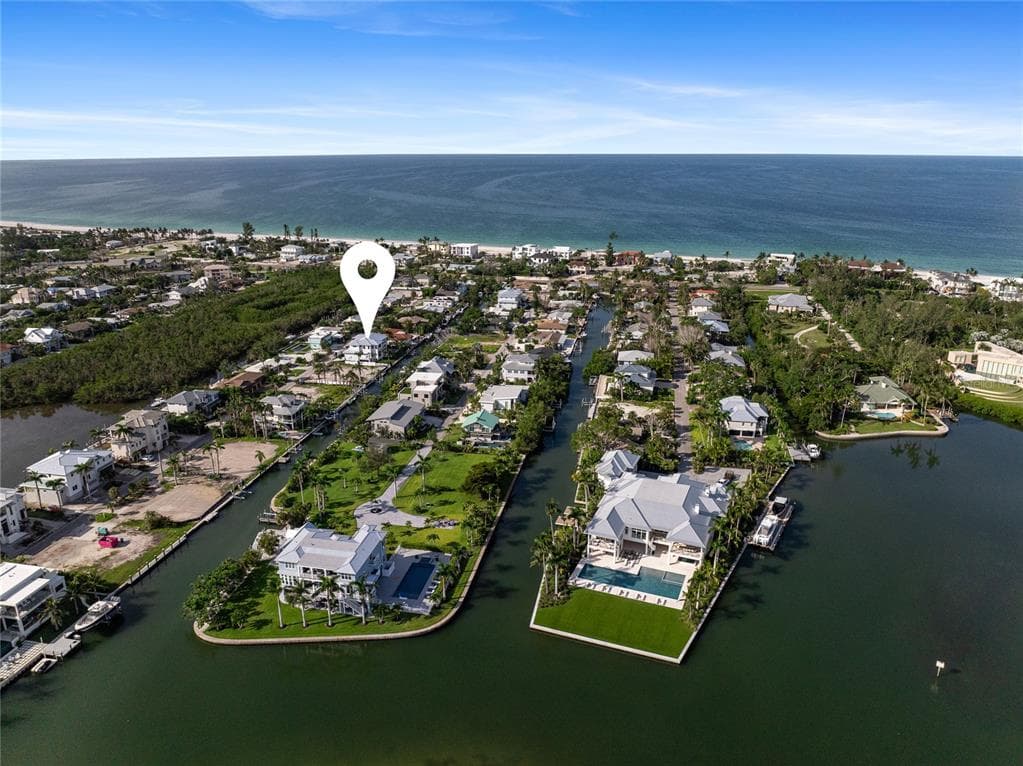 569 BAYVIEW DRIVE 2