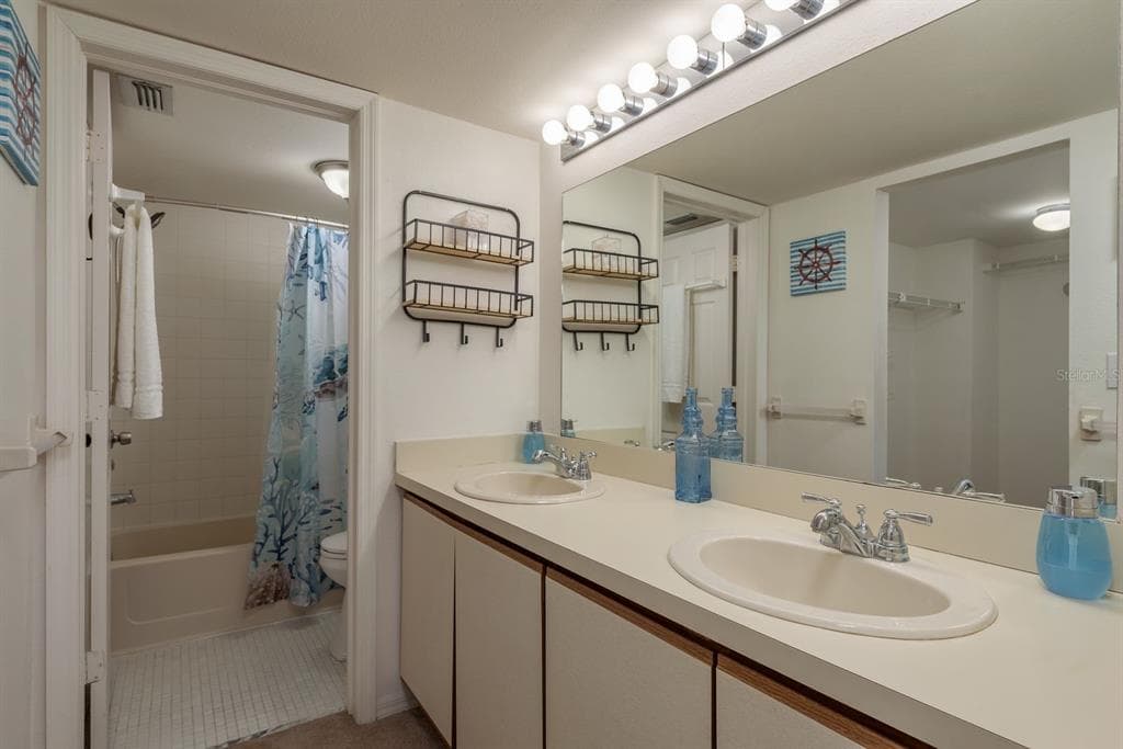 5557 SEA FOREST DRIVE 118 photo 22