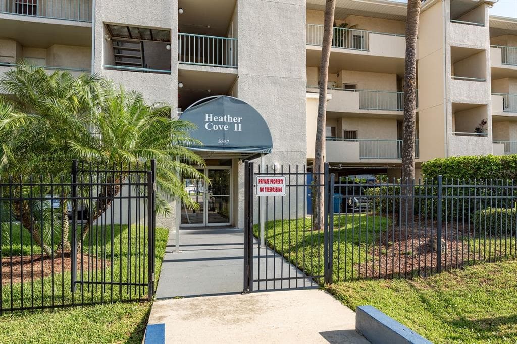 5557 SEA FOREST DRIVE #118 3