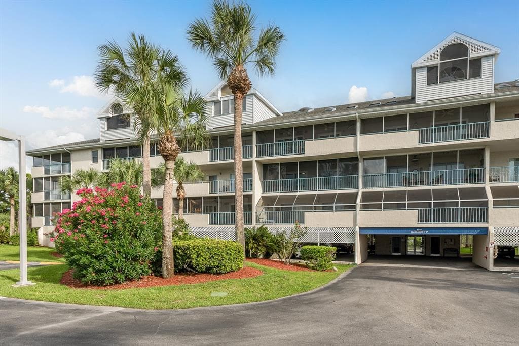 5557 SEA FOREST DRIVE #118 1