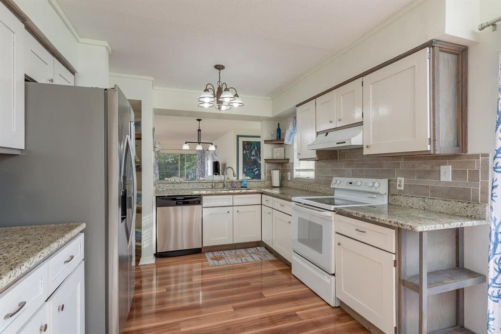 5557 SEA FOREST DRIVE 118 photo 9